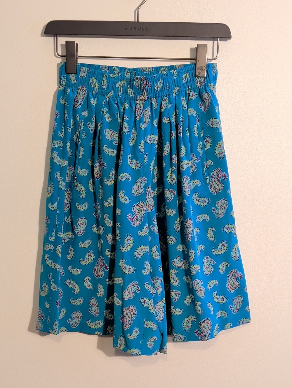 VINTAGE LIZ CLAIBORNE silk paisly print short - size small/medium